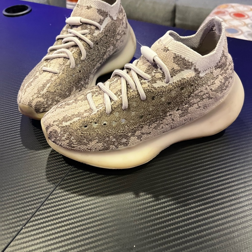 adidas Yeezy Boost 380 Big Boy Size 4
Pyrite